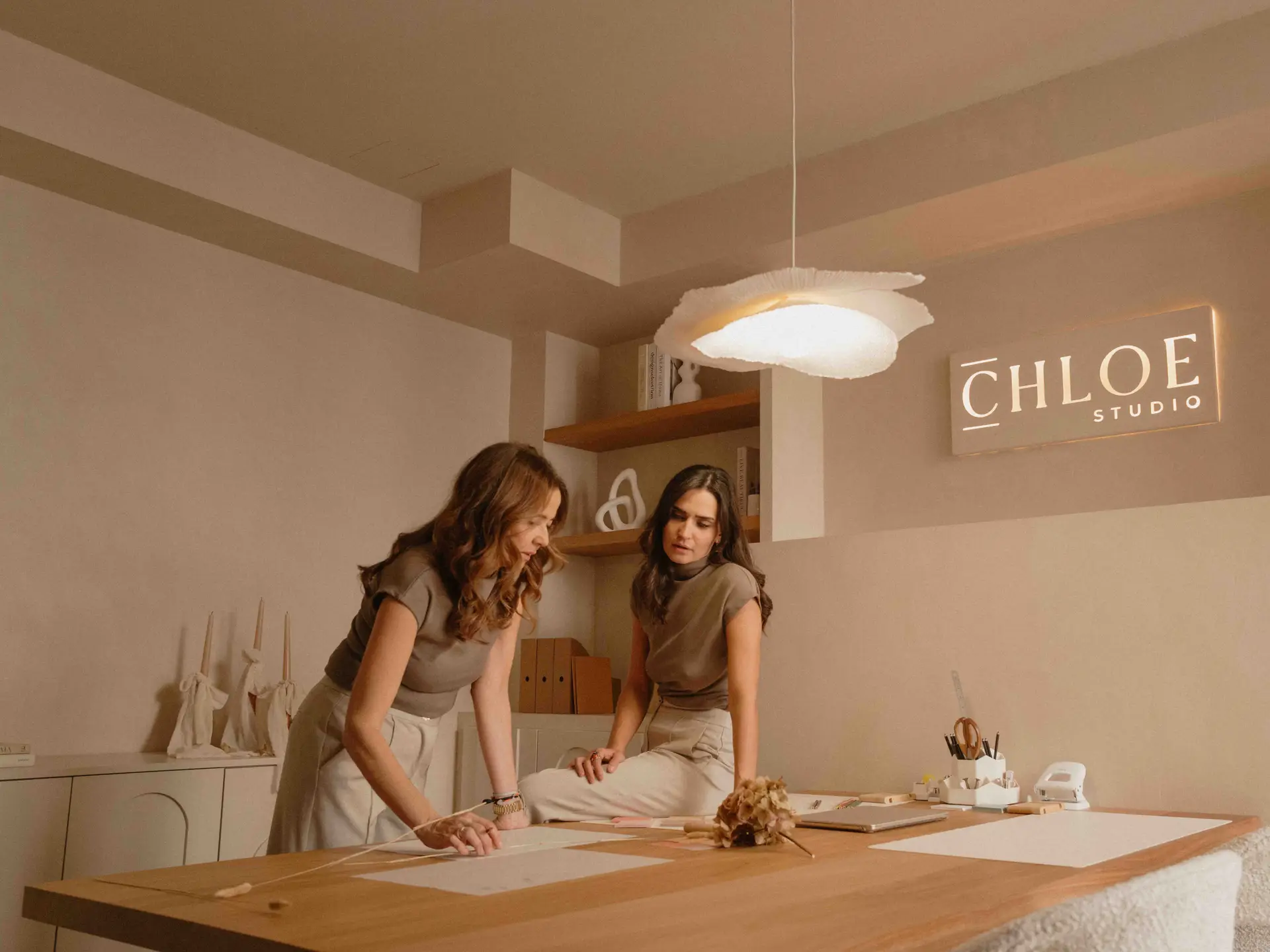 chloe-studio-editorial-photography-the-raw-light-palacio-isora-1